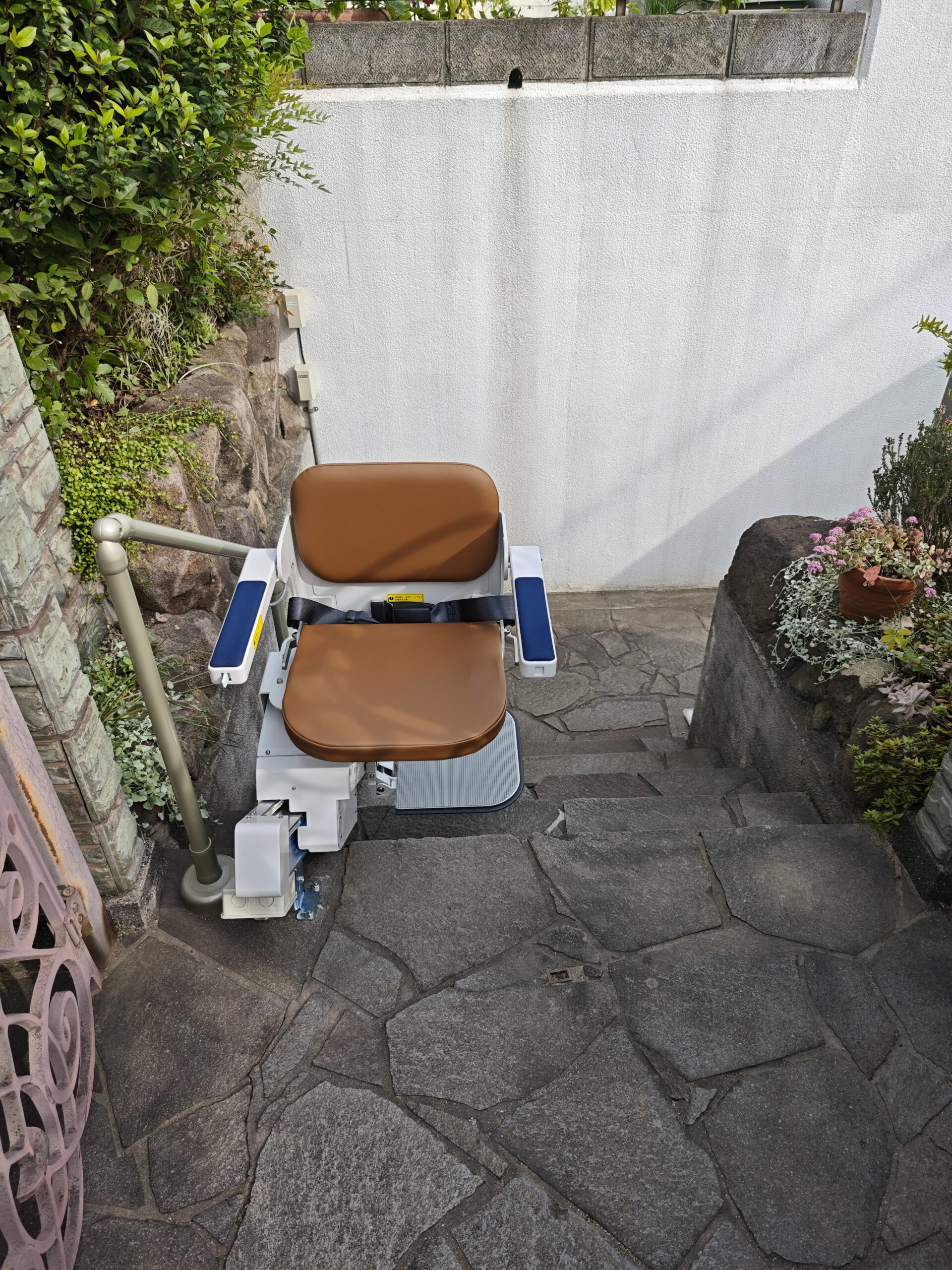 広島県:福山市に階段昇降機を設置しました